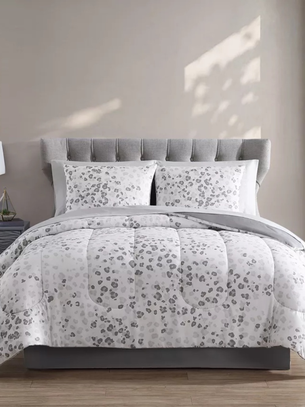 Hallmart Collectibles Leopard Bouquet 6 Piece Reversible Comforter Set